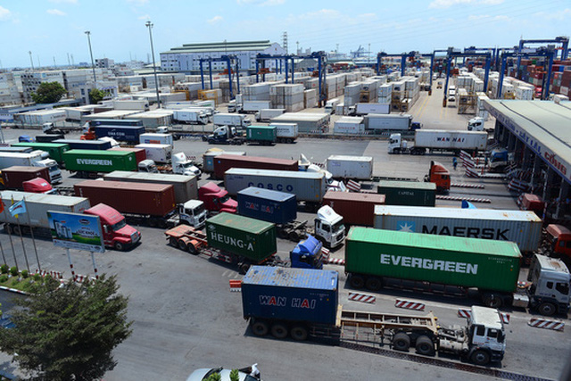 Khẩn cấp giải tỏa hàng hóa ùn ứ tại Cảng